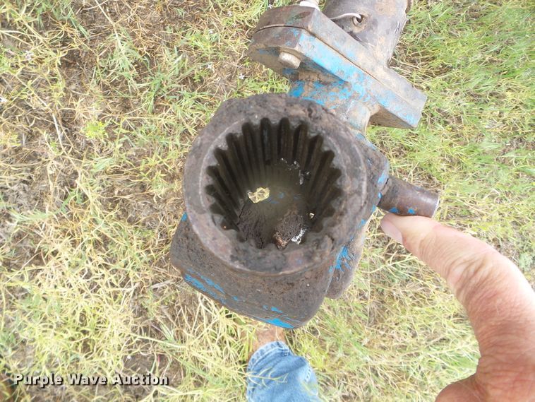 image for item DI5614 Kinze 840  grain cart