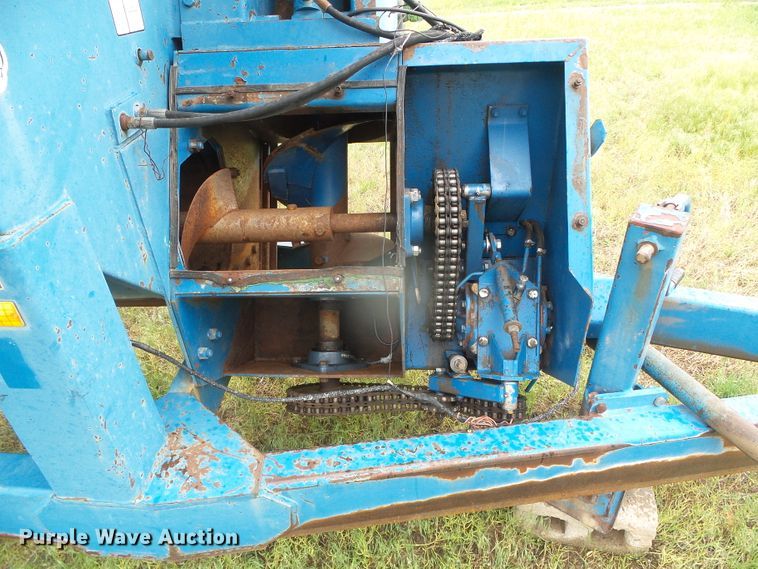 image for item DI5614 Kinze 840  grain cart