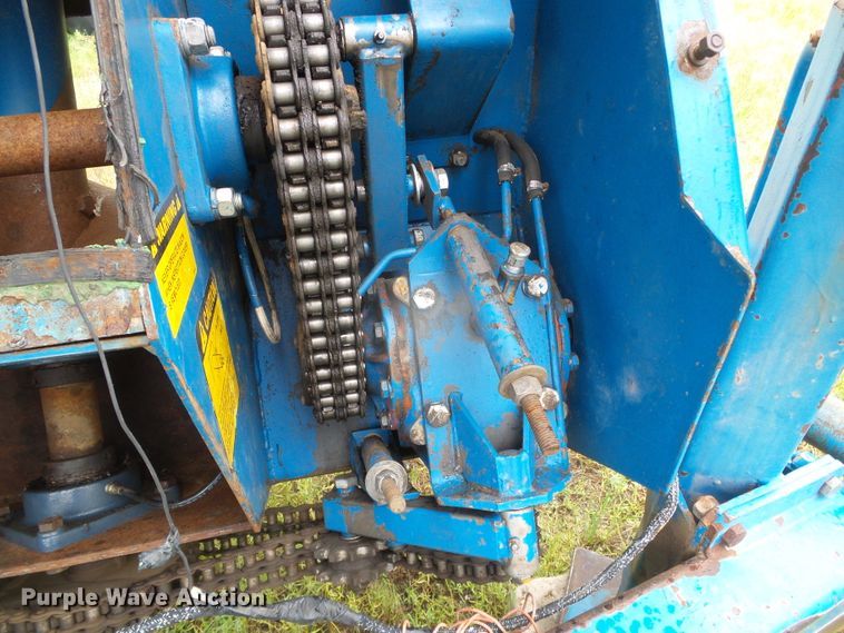 image for item DI5614 Kinze 840  grain cart