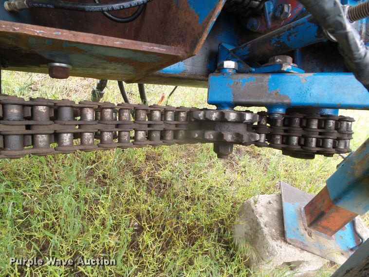 image for item DI5614 Kinze 840  grain cart