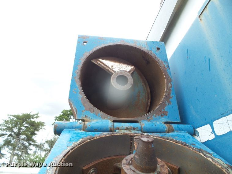 image for item DI5614 Kinze 840  grain cart