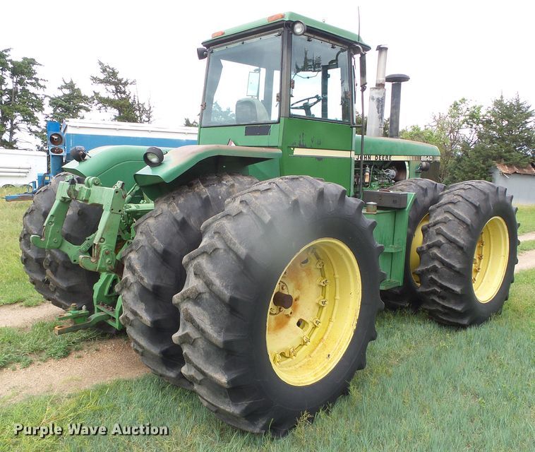 image for item DI5615 1981 John Deere 8640  4WD tractor