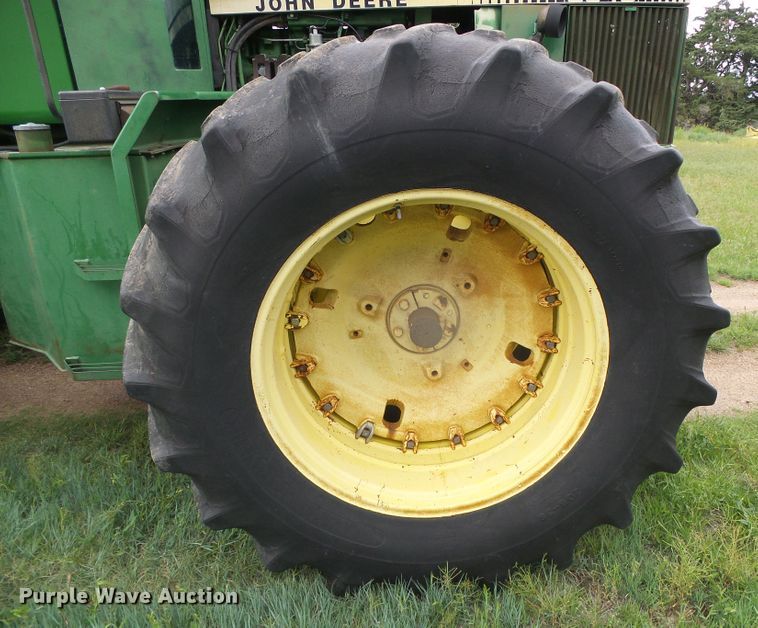 image for item DI5615 1981 John Deere 8640  4WD tractor