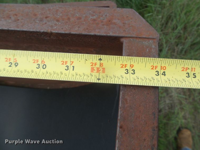 image for item DI5617 (10) L-H feed bunks