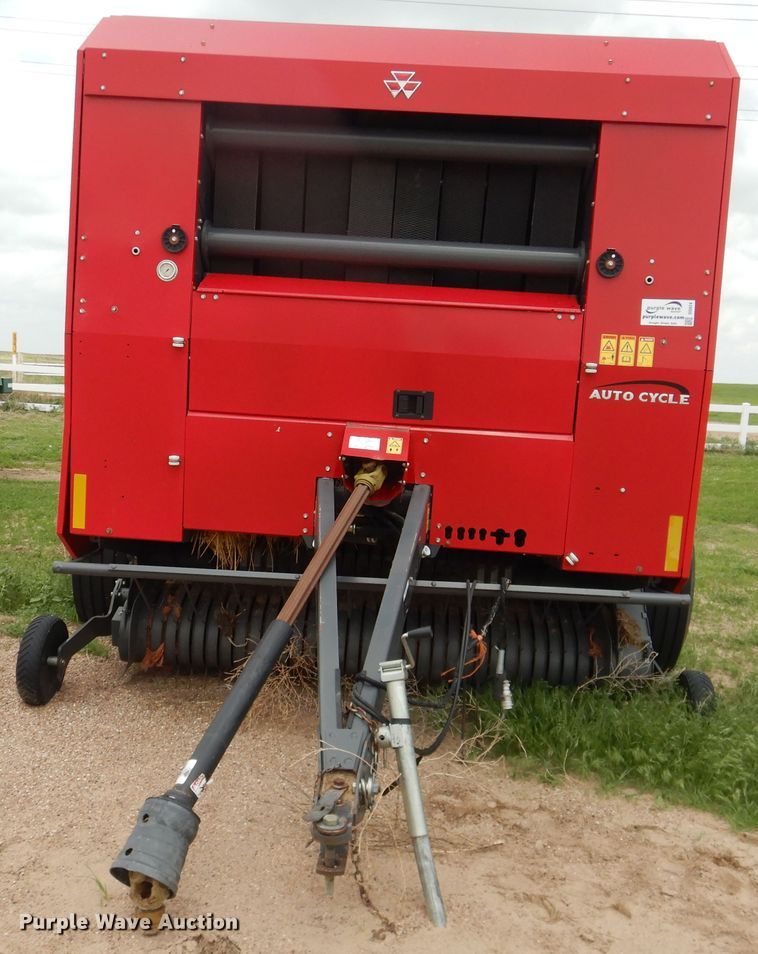 image for item DI5624 2017 Massey Ferguson 2956A  round baler