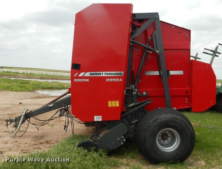 image for item DI5624 2017 Massey Ferguson 2956A  round baler