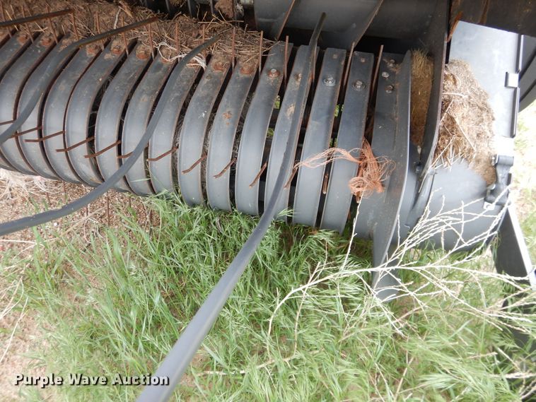 image for item DI5624 2017 Massey Ferguson 2956A  round baler