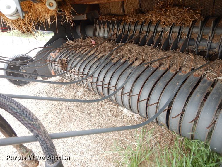 image for item DI5624 2017 Massey Ferguson 2956A  round baler