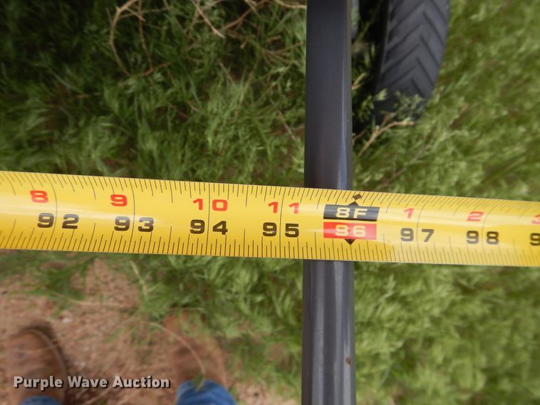 image for item DI5624 2017 Massey Ferguson 2956A  round baler