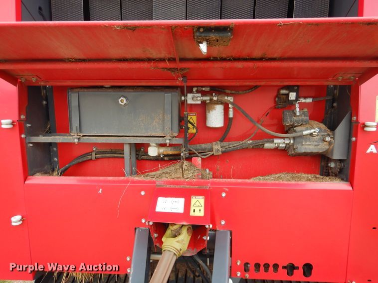 image for item DI5624 2017 Massey Ferguson 2956A  round baler