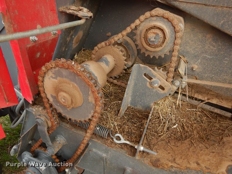 image for item DI5624 2017 Massey Ferguson 2956A  round baler