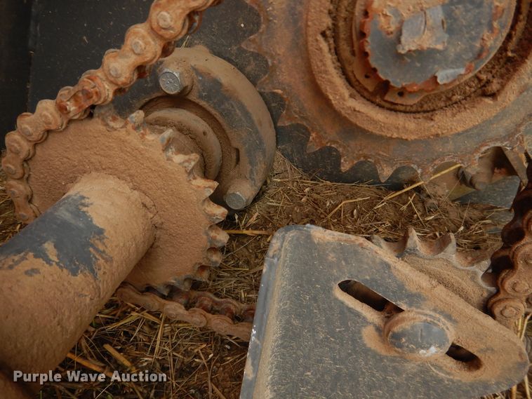 image for item DI5624 2017 Massey Ferguson 2956A  round baler