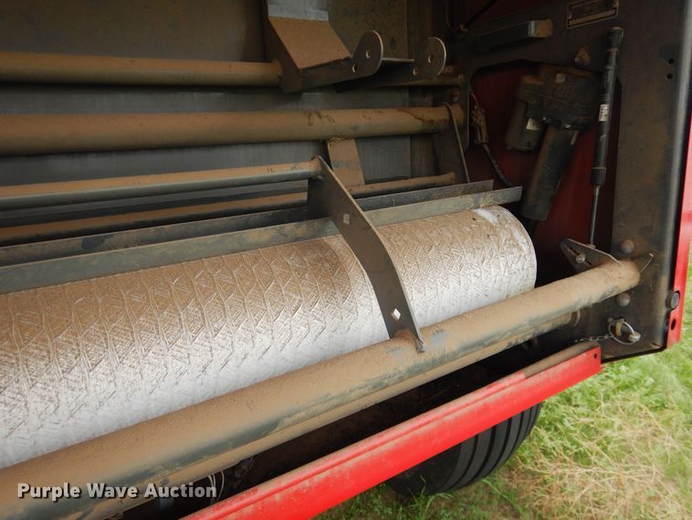 image for item DI5624 2017 Massey Ferguson 2956A  round baler