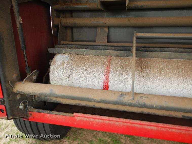 image for item DI5624 2017 Massey Ferguson 2956A  round baler