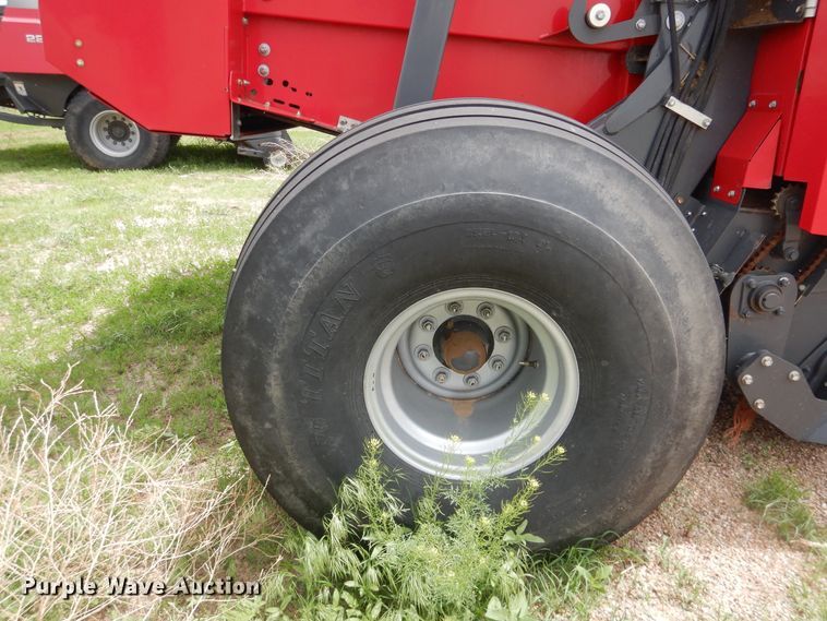 image for item DI5624 2017 Massey Ferguson 2956A  round baler