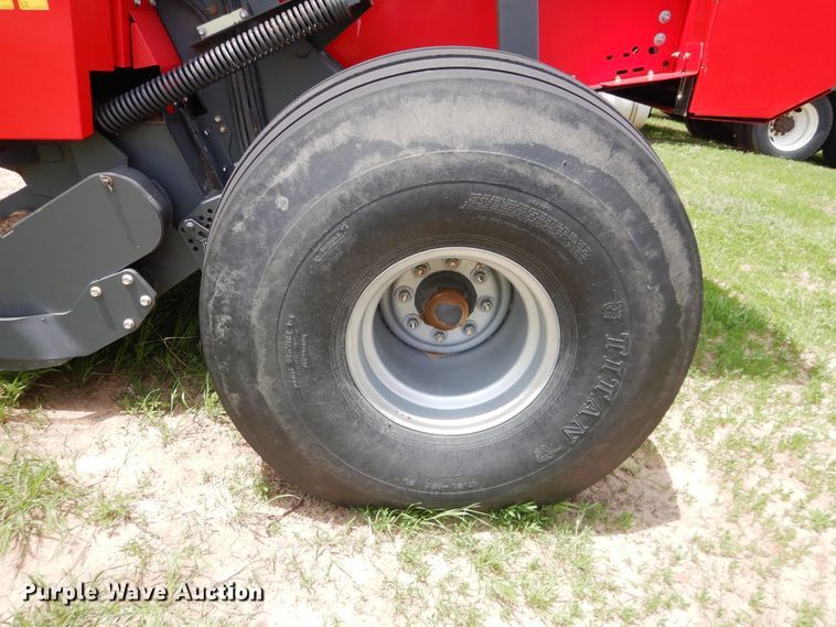image for item DI5624 2017 Massey Ferguson 2956A  round baler