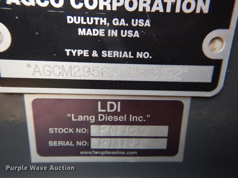 image for item DI5624 2017 Massey Ferguson 2956A  round baler