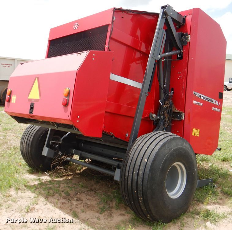 image for item DI5625 2017 Massey Ferguson 2956A  round baler