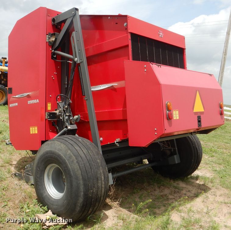 image for item DI5625 2017 Massey Ferguson 2956A  round baler