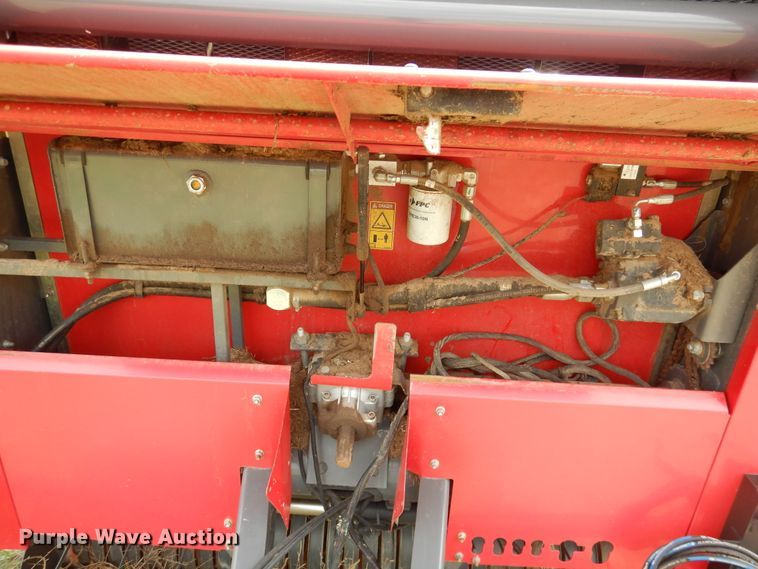 image for item DI5625 2017 Massey Ferguson 2956A  round baler