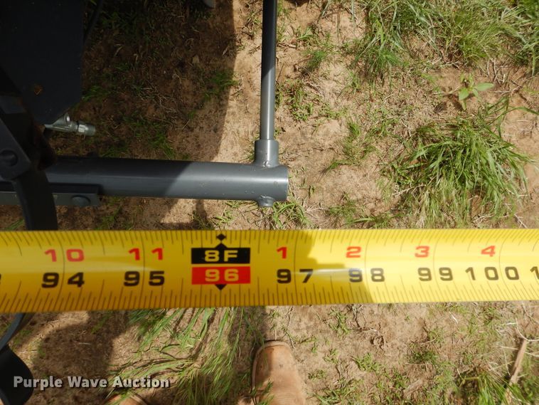 image for item DI5625 2017 Massey Ferguson 2956A  round baler