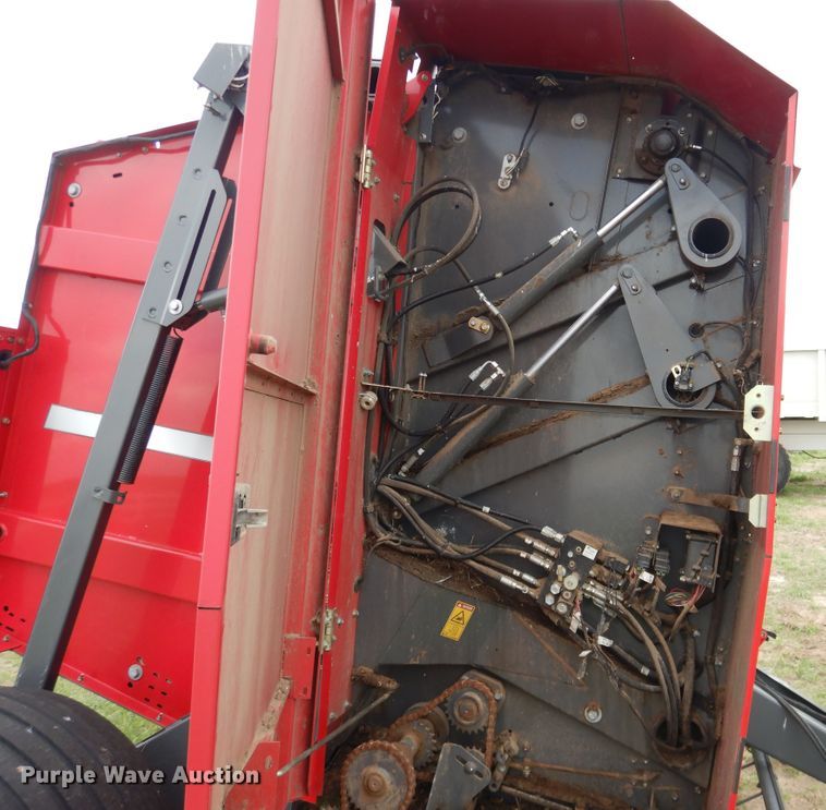 image for item DI5625 2017 Massey Ferguson 2956A  round baler