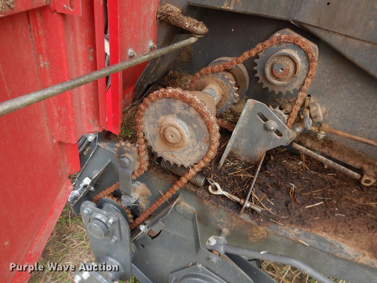 image for item DI5625 2017 Massey Ferguson 2956A  round baler