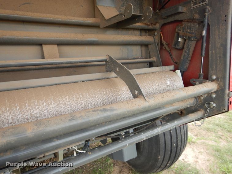 image for item DI5625 2017 Massey Ferguson 2956A  round baler