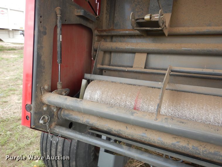 image for item DI5625 2017 Massey Ferguson 2956A  round baler