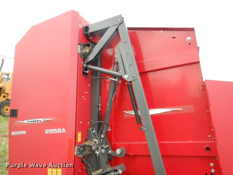 image for item DI5625 2017 Massey Ferguson 2956A  round baler