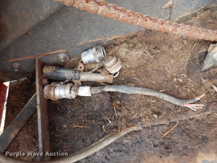 image for item DI5625 2017 Massey Ferguson 2956A  round baler