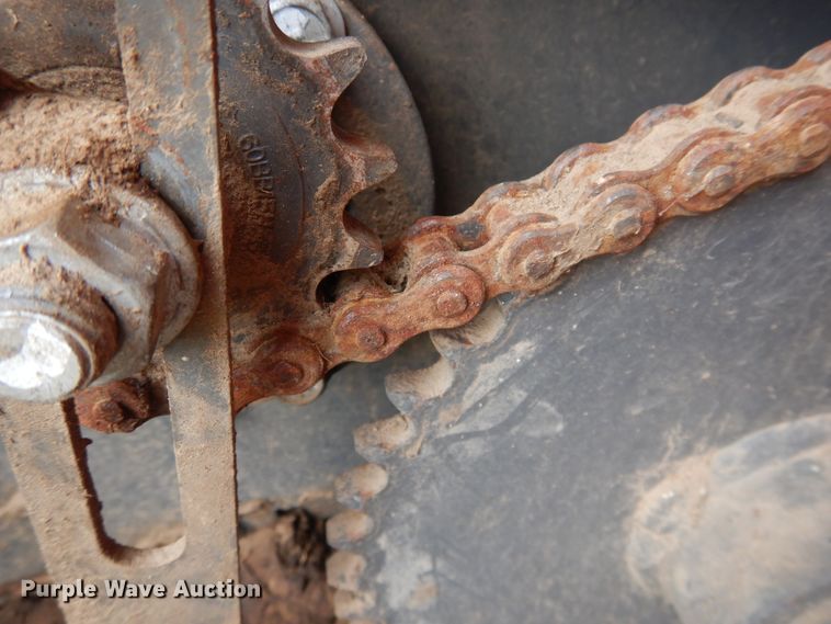 image for item DI5625 2017 Massey Ferguson 2956A  round baler