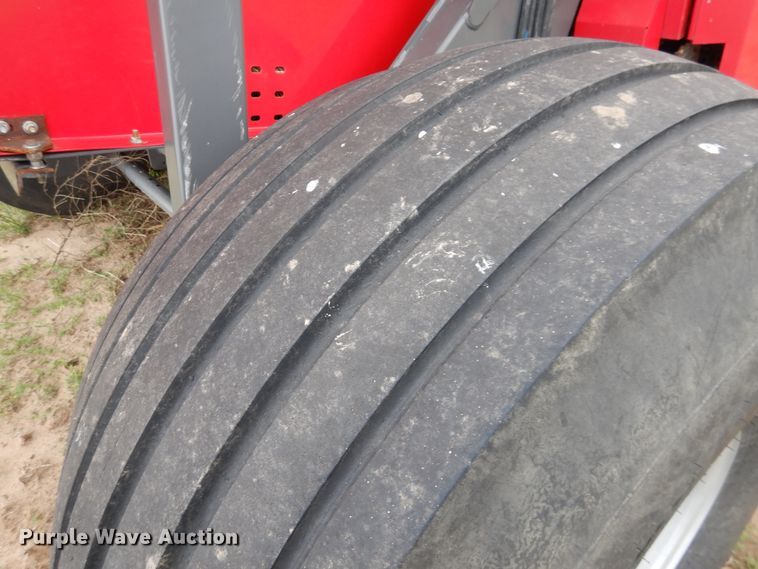 image for item DI5625 2017 Massey Ferguson 2956A  round baler