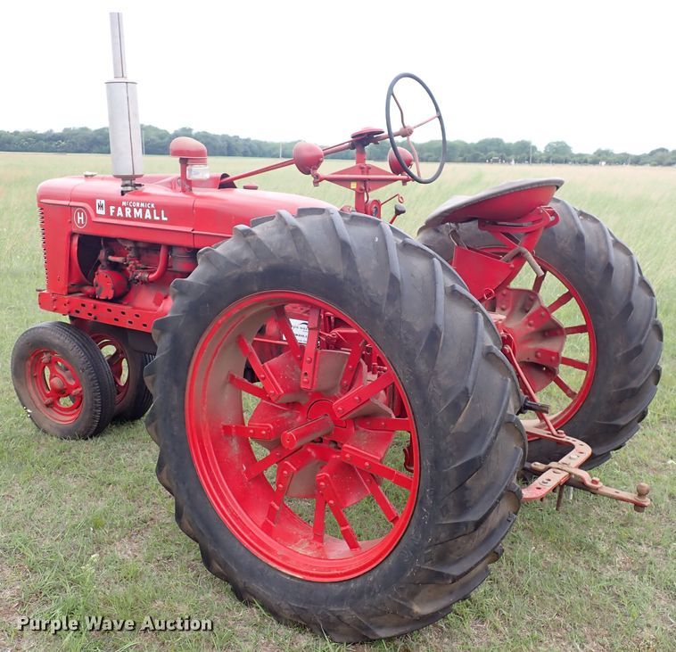 image for item DJ5738 Farmall H  tractor