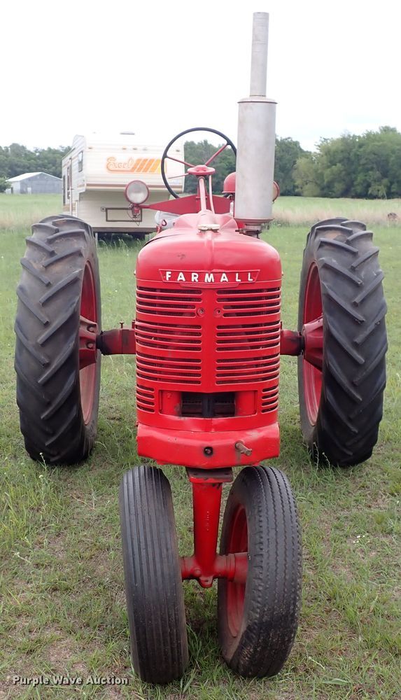 image for item DJ5738 Farmall H  tractor