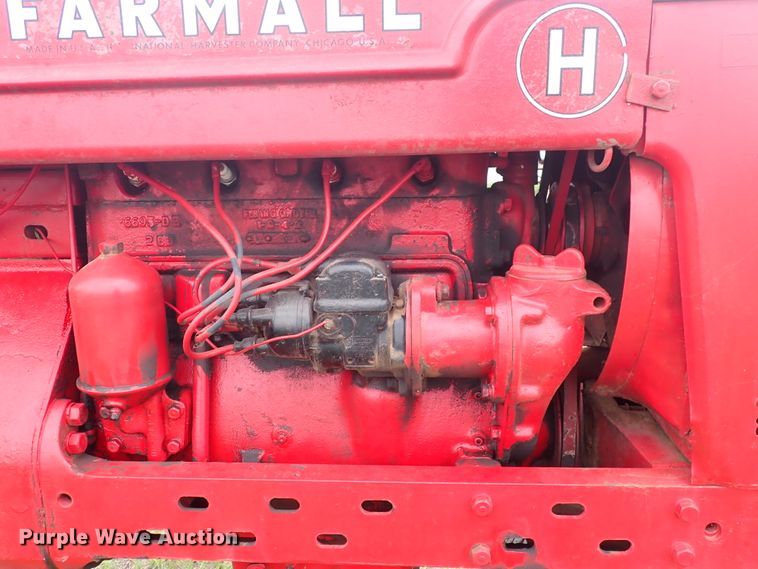 image for item DJ5738 Farmall H  tractor