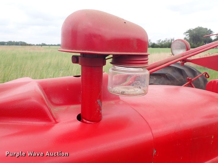 image for item DJ5738 Farmall H  tractor