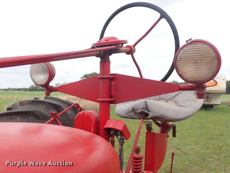 image for item DJ5738 Farmall H  tractor