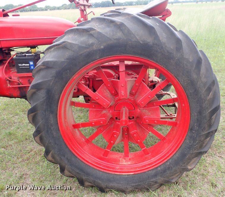 image for item DJ5738 Farmall H  tractor