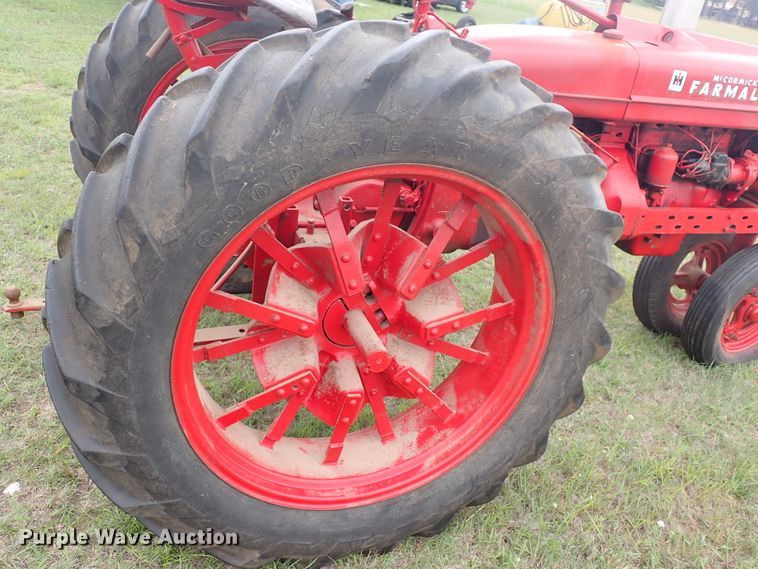 image for item DJ5738 Farmall H  tractor