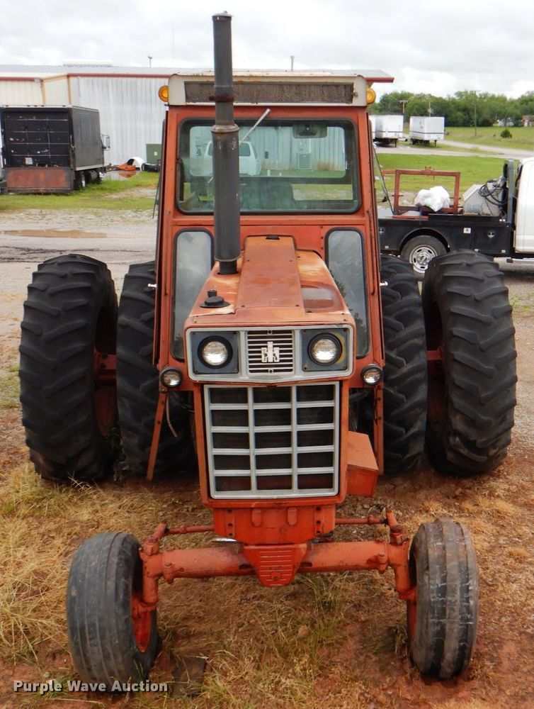 image for item DK5685 1973 International 1066  tractor