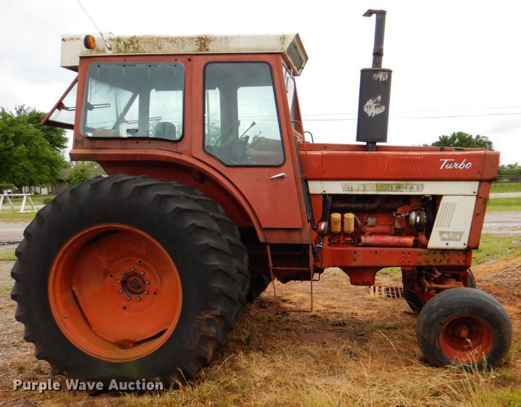 image for item DK5685 1973 International 1066  tractor
