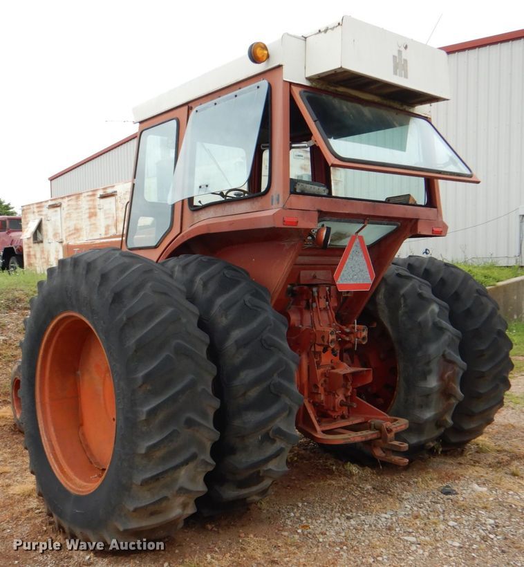 image for item DK5685 1973 International 1066  tractor