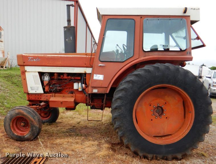image for item DK5685 1973 International 1066  tractor