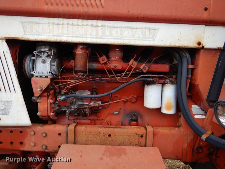 image for item DK5685 1973 International 1066  tractor