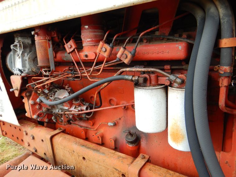 image for item DK5685 1973 International 1066  tractor