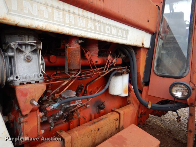 image for item DK5685 1973 International 1066  tractor