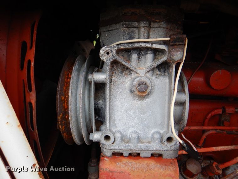 image for item DK5685 1973 International 1066  tractor