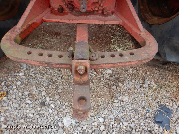 image for item DK5685 1973 International 1066  tractor