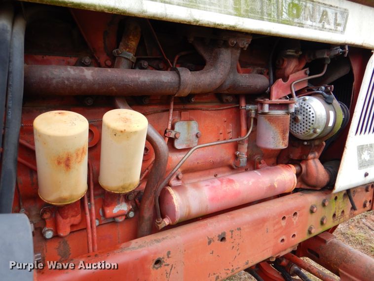 image for item DK5685 1973 International 1066  tractor